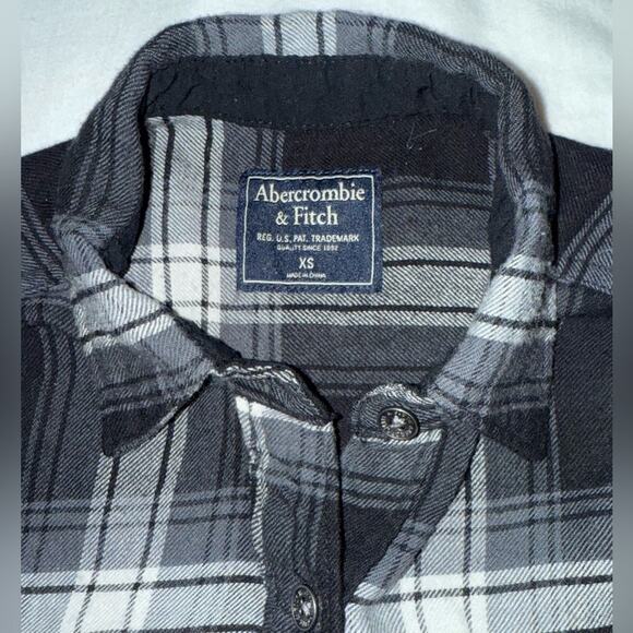 Abercrombie & Fitch Gray Plaid Tunic Blouse
size XS NWOT - Picture 2 of 8